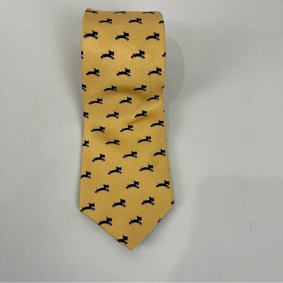 J. McLaughlin 100% Silk Yellow Dog Print Tie - Picture 5 of 5